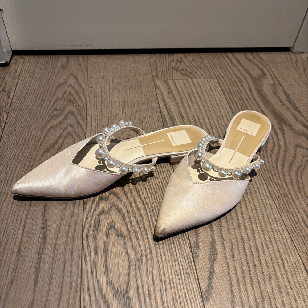 Dolce Vita Kanika Pearl Flats sz8 Elegant Cream Mules with Pearl Detailing - Picture 5 of 6